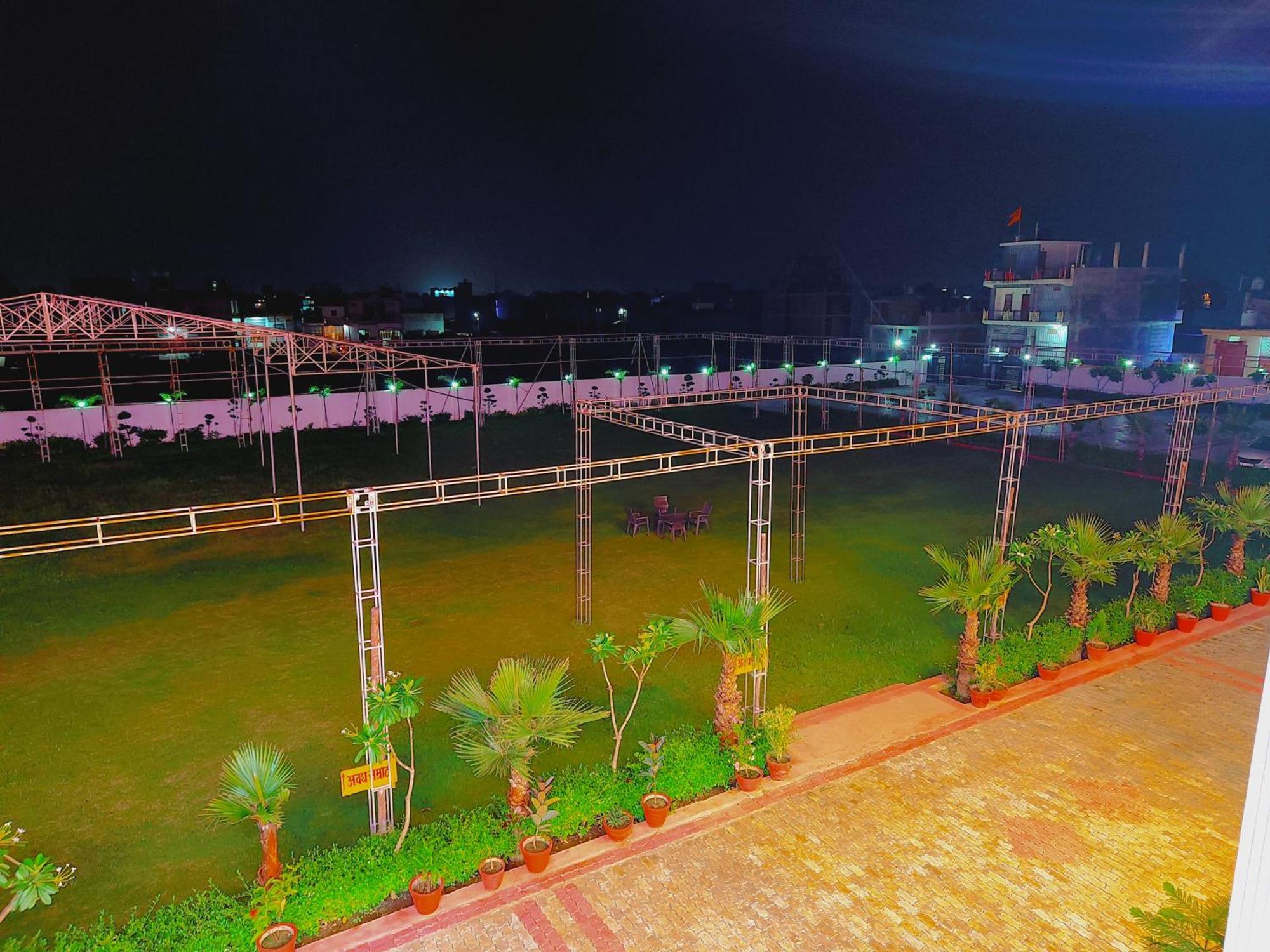 Awadh Samrat Resort Ayodhya Kültér fotó