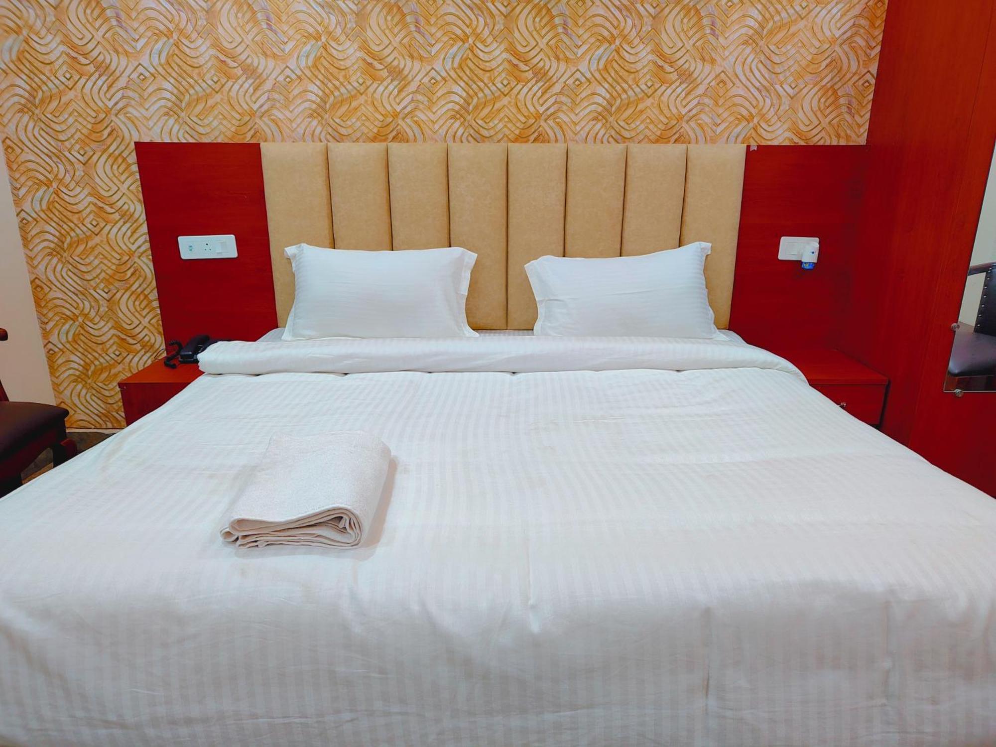 Awadh Samrat Resort Ayodhya Kültér fotó