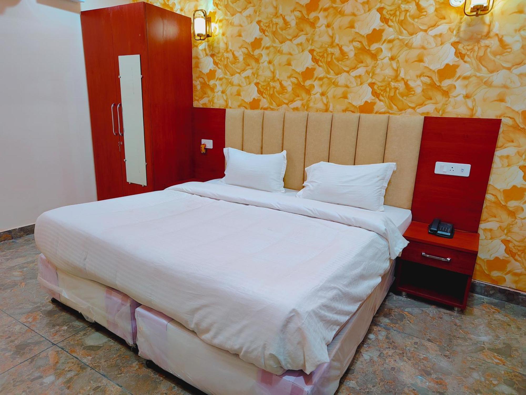 Awadh Samrat Resort Ayodhya Kültér fotó