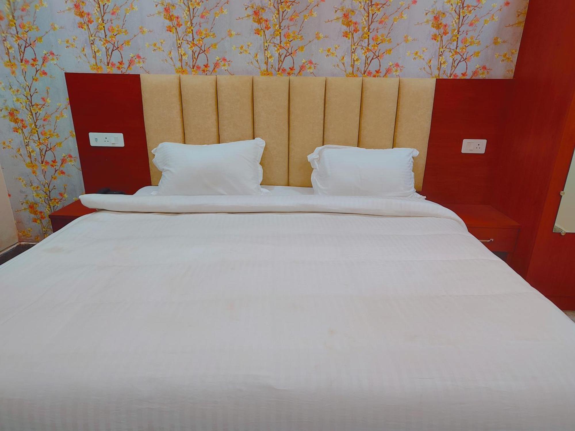 Awadh Samrat Resort Ayodhya Kültér fotó