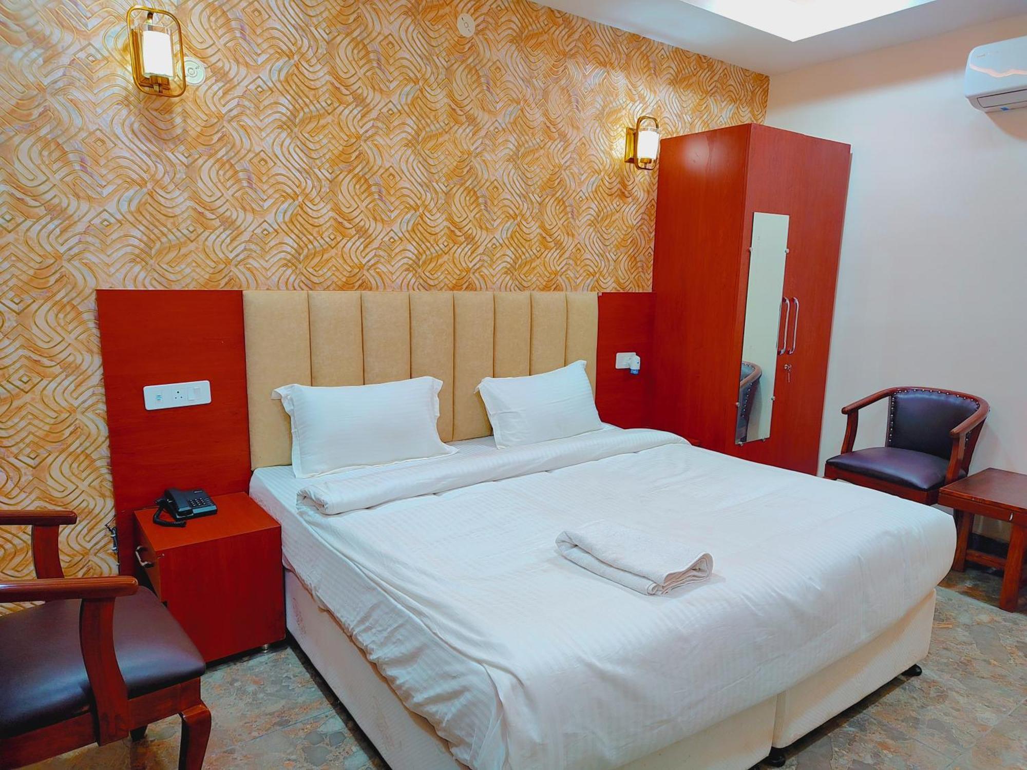 Awadh Samrat Resort Ayodhya Kültér fotó